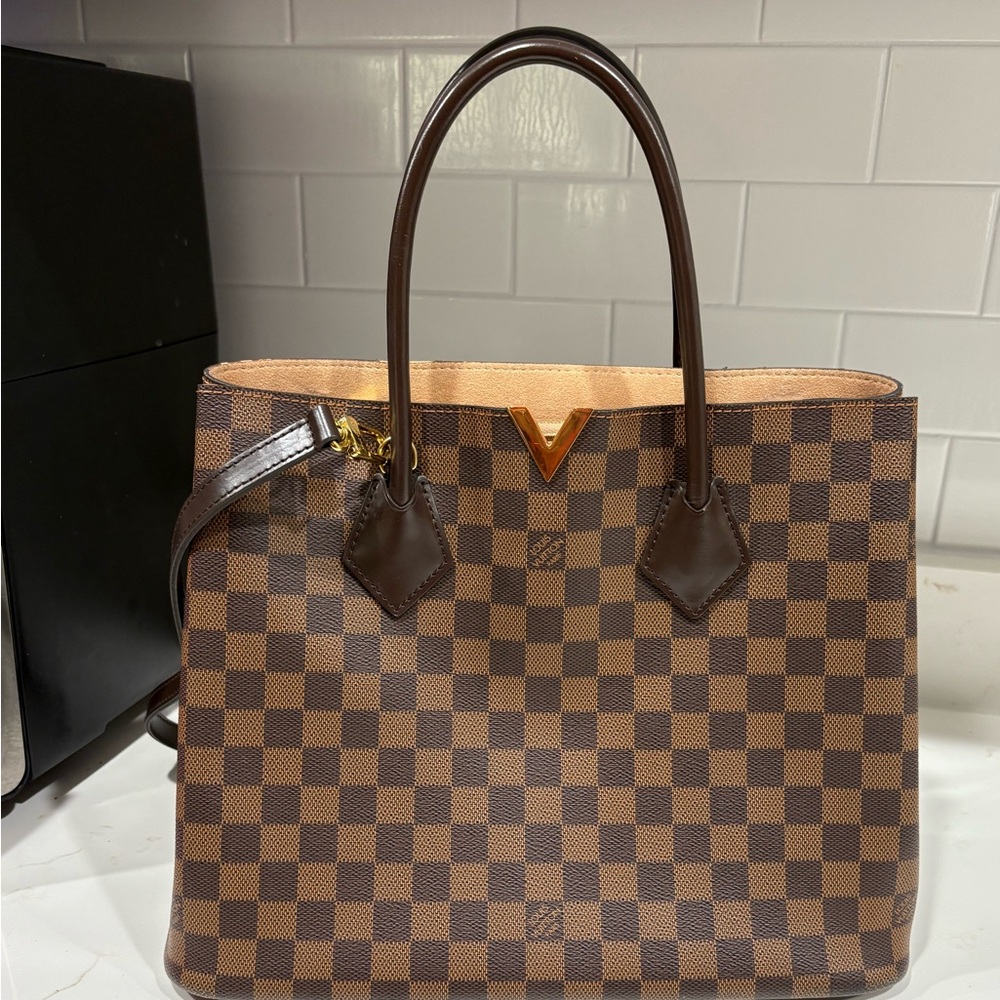 Louis Vuitton Kensington mm tote crossbody